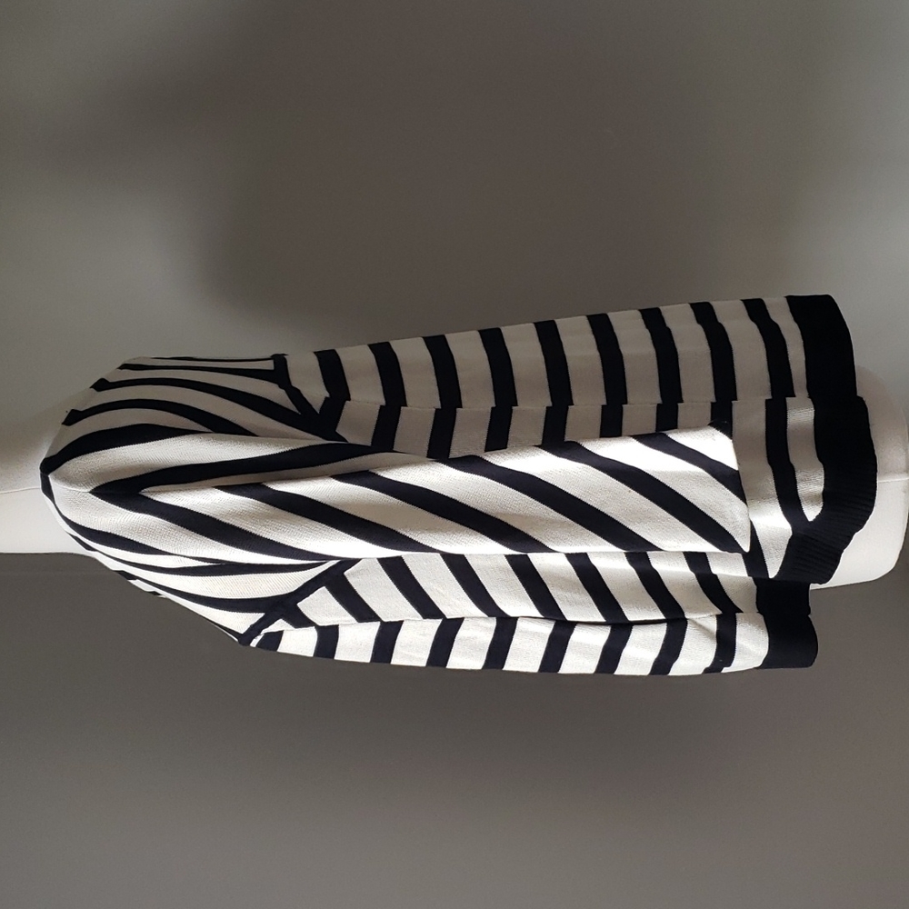 DVF Sweater with Pockets - Picture 6 of 7